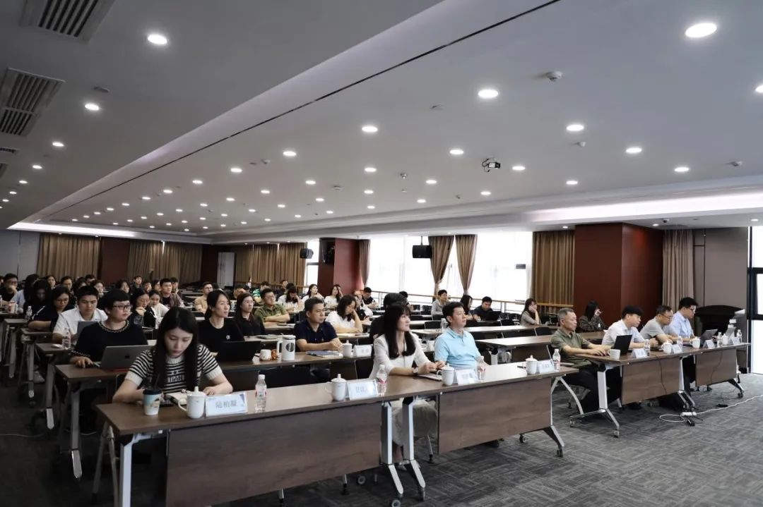 中信恒泰集團(tuán)組織開展新質(zhì)生產(chǎn)力及新政策、新形勢下招投標(biāo)工作應(yīng)對策略專題培訓(xùn)
